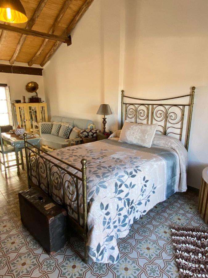 El Escondite De Martina, Aticos Romanticos Setenil De Las Bodegas Luaran gambar