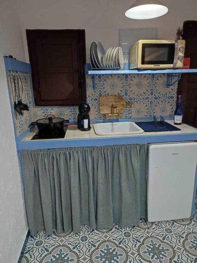 El Escondite De Martina, Aticos Romanticos Setenil De Las Bodegas Luaran gambar